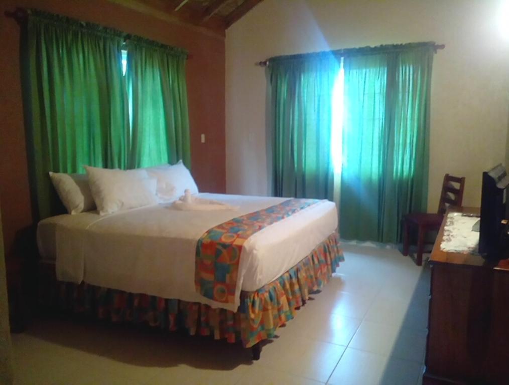 Palm Bay Guest House & Restaurant Montego Bay Buitenkant foto